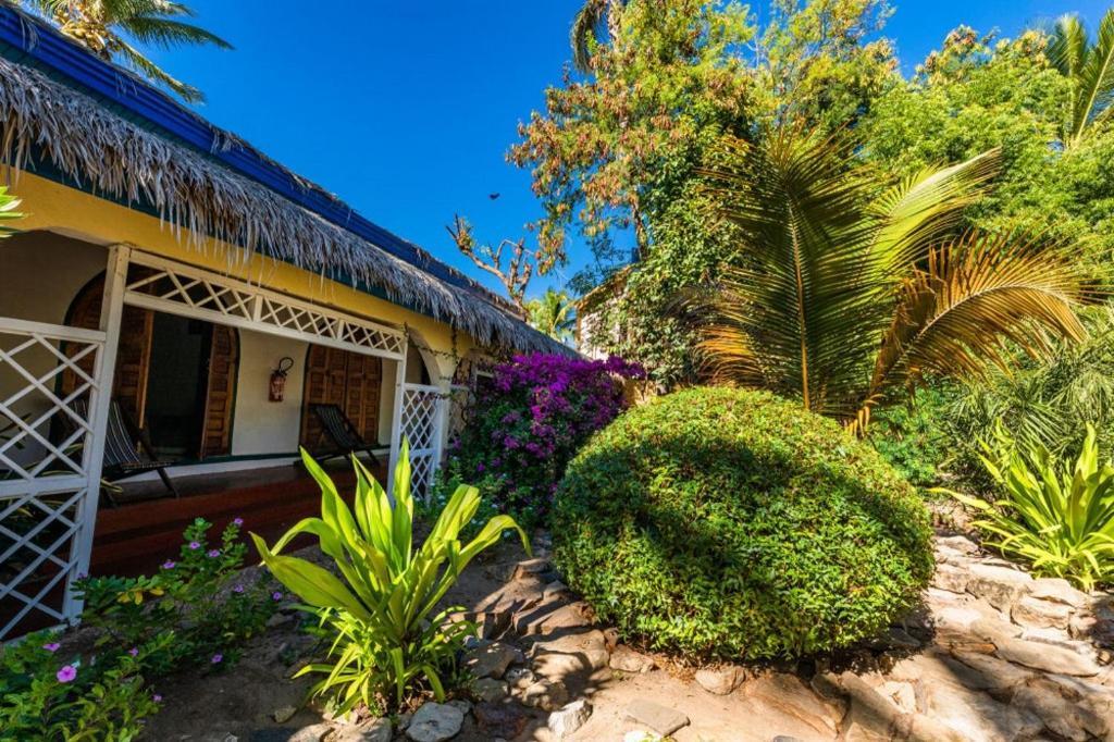 Chez Maggie Hotel & Restaurant Morondava Eksteriør bilde